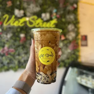 ig: @whatsviveating  | fresh milk coffee with coffee jelly