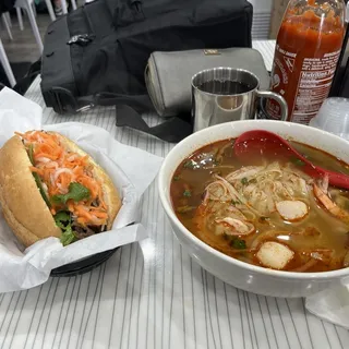 P10. Tom Yum Seafood