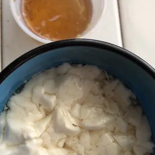 I LOVE the dau hu nuoc duong (tofu w ginger syrup)