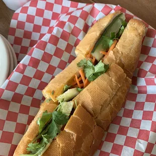 Banh mi orange chicken