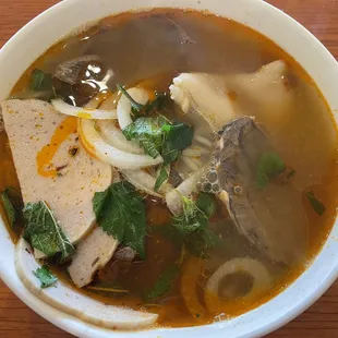Bún bò Huế.