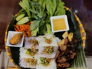 Broken Rice Restaurant Com Tam Viet