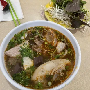 ramen and noodles, food