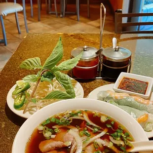 Pho tai