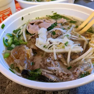 Special Combination Beef Pho (Pho Dac Biet)