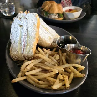 Monte Cristo Sandwich