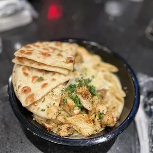 Alfredo pasta with chicken