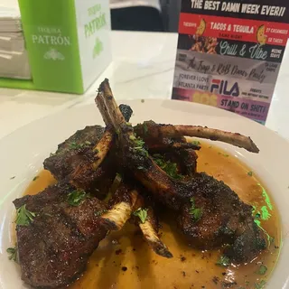 4 LAMB CHOPS