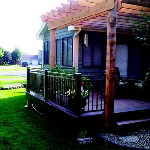 Deck &amp; pergola