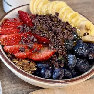 The Classic (Açaí bowl with chocolate shavings)