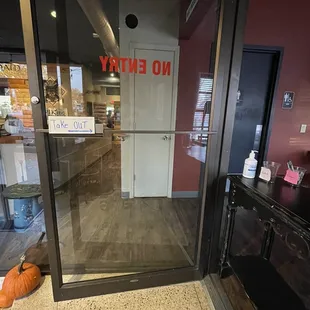 Pickup / to-go orders area