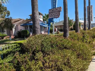 Modern Motor Lodge