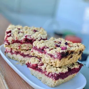 Strawberry &amp; Raspberry Oat Bar !