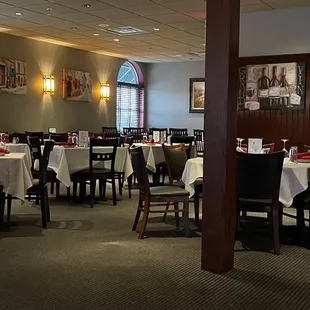 table/chairs dining