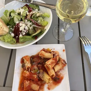 Rigatoni and beet salad