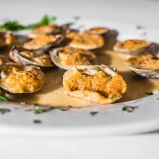 a plate of stuffed clams
