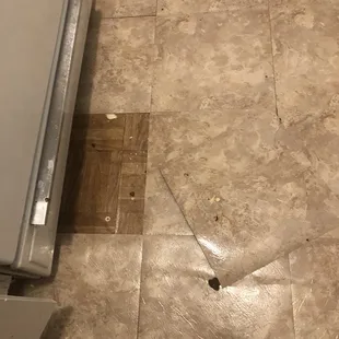 Kitchen tile that came undone 2022