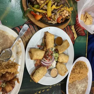 Mix Sizzling Fajitas &amp; Flautas de Camaron