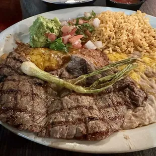 Carne Asada y Enchilada