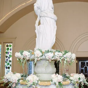 The fountain all decked out!