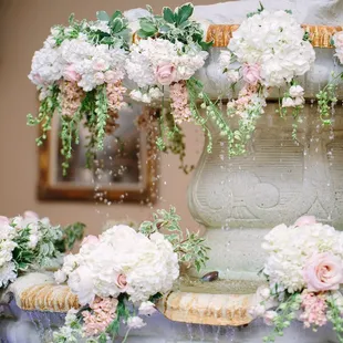 Flowers + fountain = stunning!