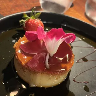 Similar to flan with more dulce de leche flavors