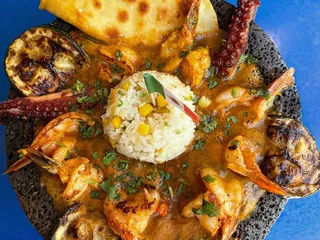 CRUDA Mariscos & Oyster Bar