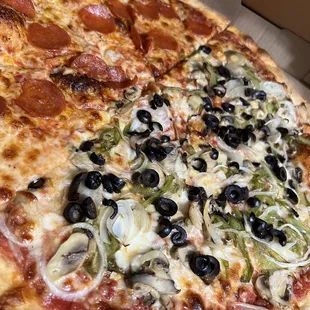 Villa Rina&apos;s Special Large Pizza (1/2 Pep. 1/2 Veggie)