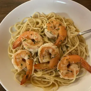 Shrimp scampi with Spaghetti (recommended by Villa Vinci's very own Medina) must try!