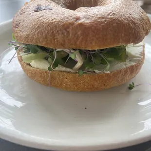 Nice bagel sandwich