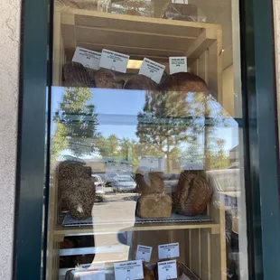 This is how you know what's available. Right before the ordering area.