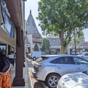 I arrived at 8:45am and the line was long, but I was told it could be worse.