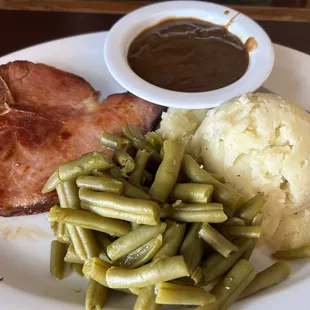 Pork chop, green beans, mashed potatoes