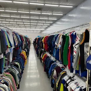 Village Discount Outlet of Columbus has moved from 3500 Cleveland Ave, Columbus OH to 
  109 Huber Village Blvd. Westerville, OH 43081