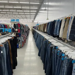 Village Discount Outlet of Columbus has moved from 3500 Cleveland Ave, Columbus OH to 
  109 Huber Village Blvd. Westerville, OH 43081