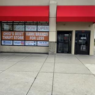 Village Discount Outlet of Columbus has moved from 3500 Cleveland Ave, Columbus OH to 
  109 Huber Village Blvd. Westerville, OH 43081