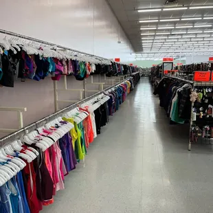 Village Discount Outlet of Columbus has moved from 3500 Cleveland Ave, Columbus OH to 
  109 Huber Village Blvd. Westerville, OH 43081