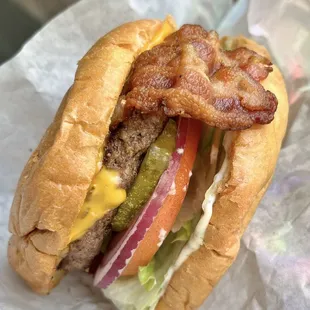 giant cheeseburger + add bacon