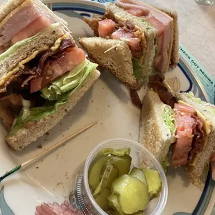 Club Sandwich w/ turkey and bacon