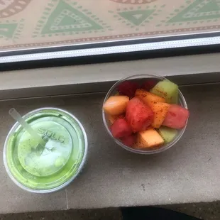 Greens Juice And Fruta Grande