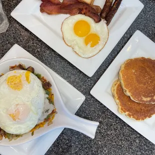 Country Skillet Breakfast, Deuces Wild Breakfast