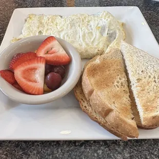 Veggie omelette made with egg whites