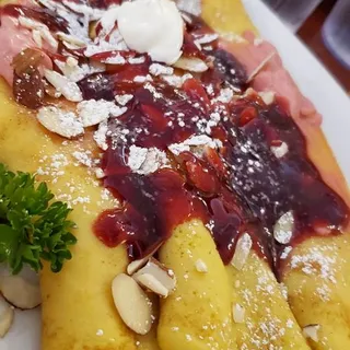 Rasp n Cream Crepes
