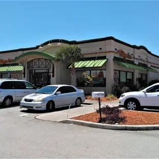 Here is an angled exterior view of this Village inn in St. Cloud, part of the greater Orlando area.
