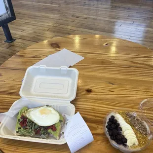 Avocado toast and smoothie bowl