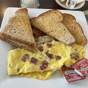 Corned beef omelette