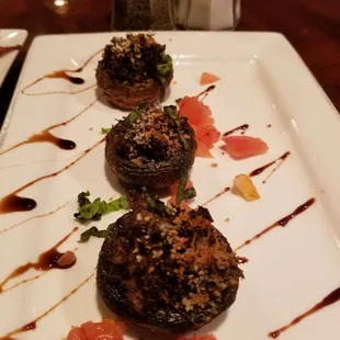 Vegan stuffed mushrooms