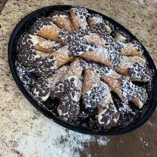 mini cannoli tray