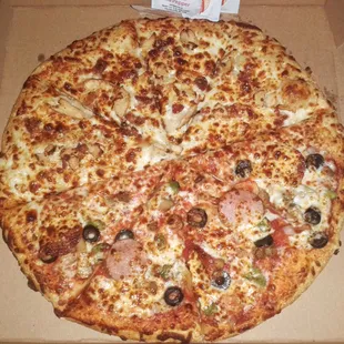 Half chicken bacon ranch (lots of bacon crumbles tonight), half supreme..both yummy!