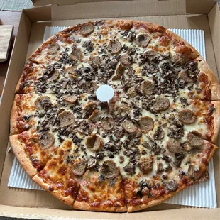 XL Mushroom &amp; Meatballs Pizza